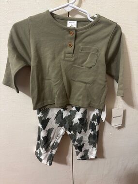 Nordstrom Olive Green Henley Top with Leaf-Print Pants